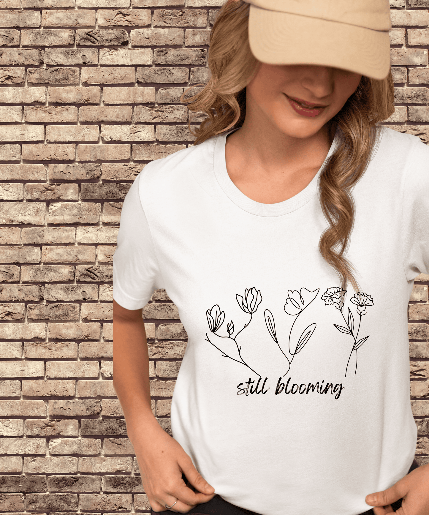 Minimal Floral Graphic Female T-Shirt Bright Colors – Elegant & Everyday Comfort